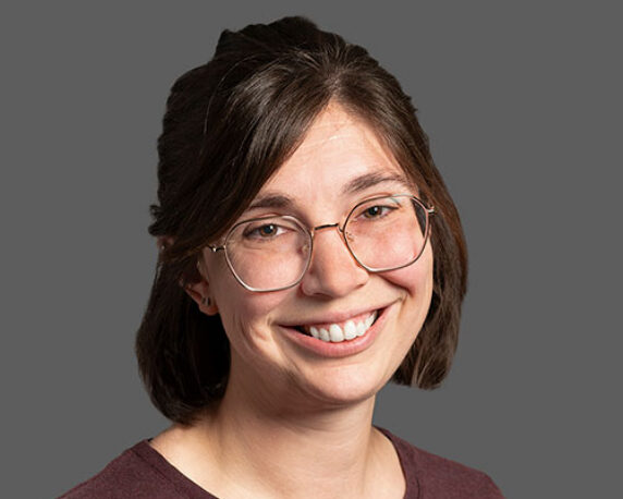 Headshot of Emma Singer