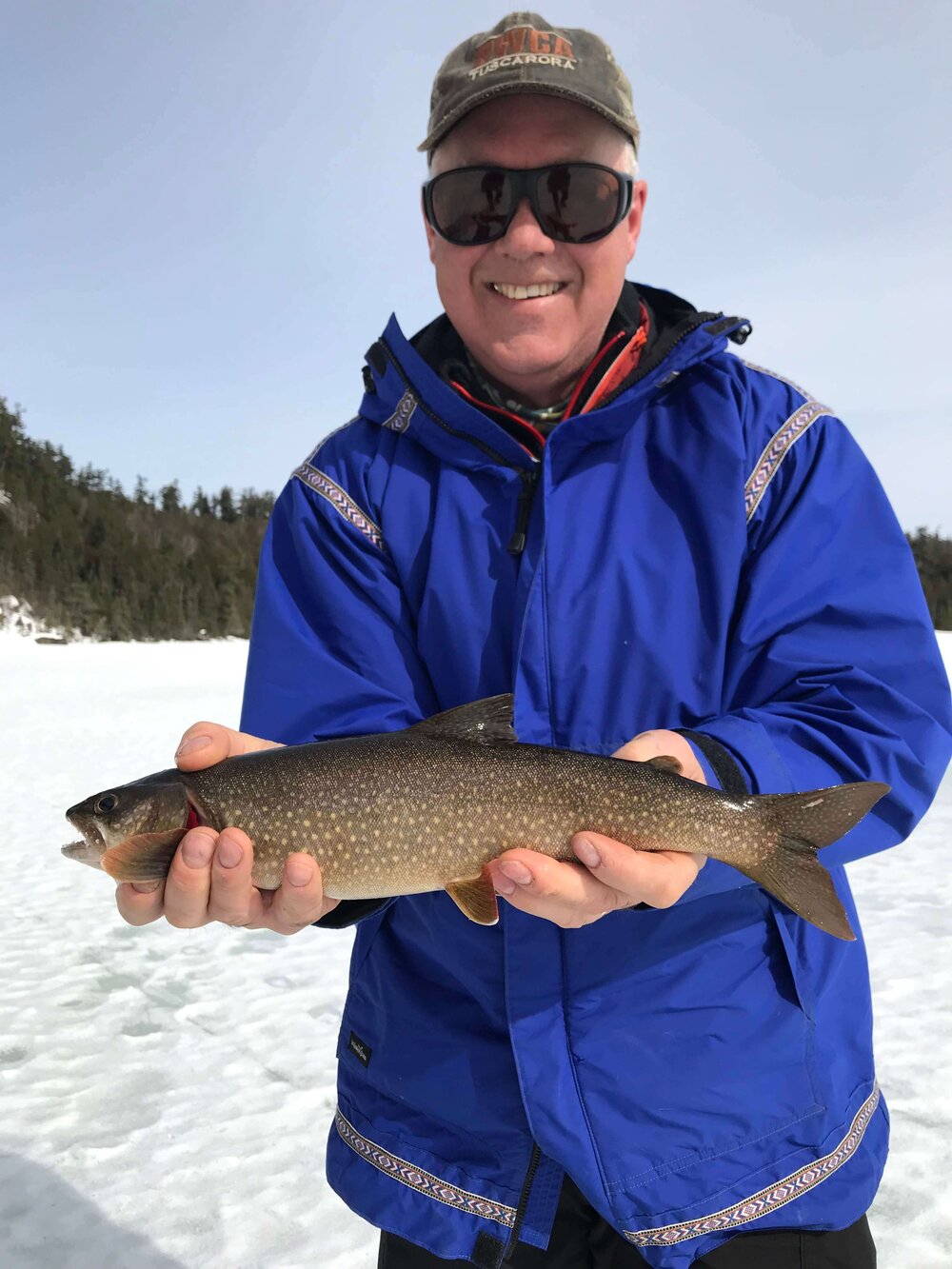 Border Waters Ice Fishing Adventures - Spearing