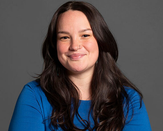 Headshot of Izzie Smith